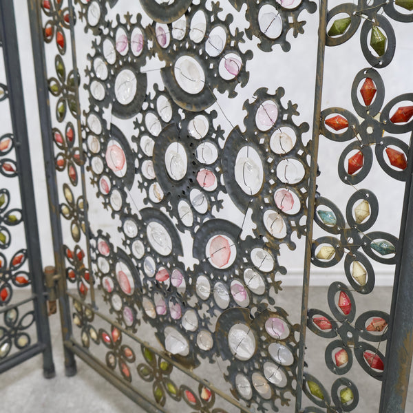 ビーズで装飾されたヴィンテージパーテーション