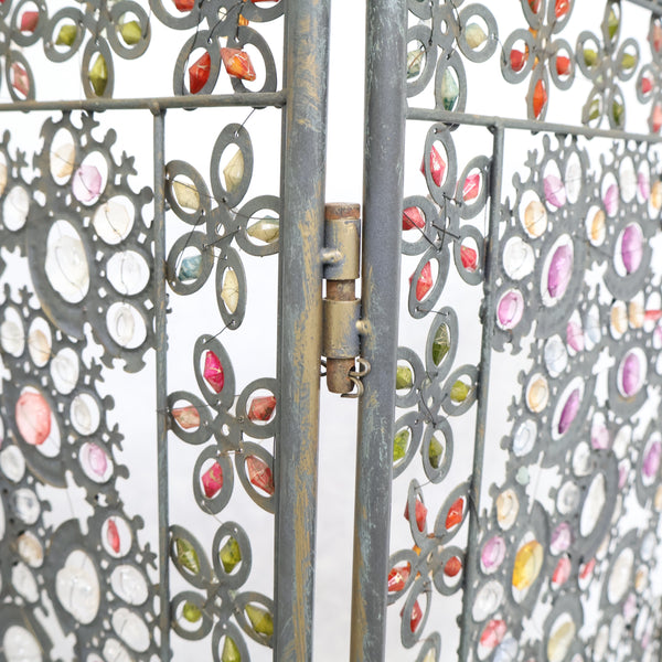 ビーズで装飾されたヴィンテージパーテーション