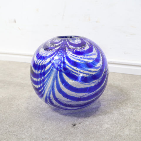深いコバルトブルーの丸型フラワーベース・花瓶