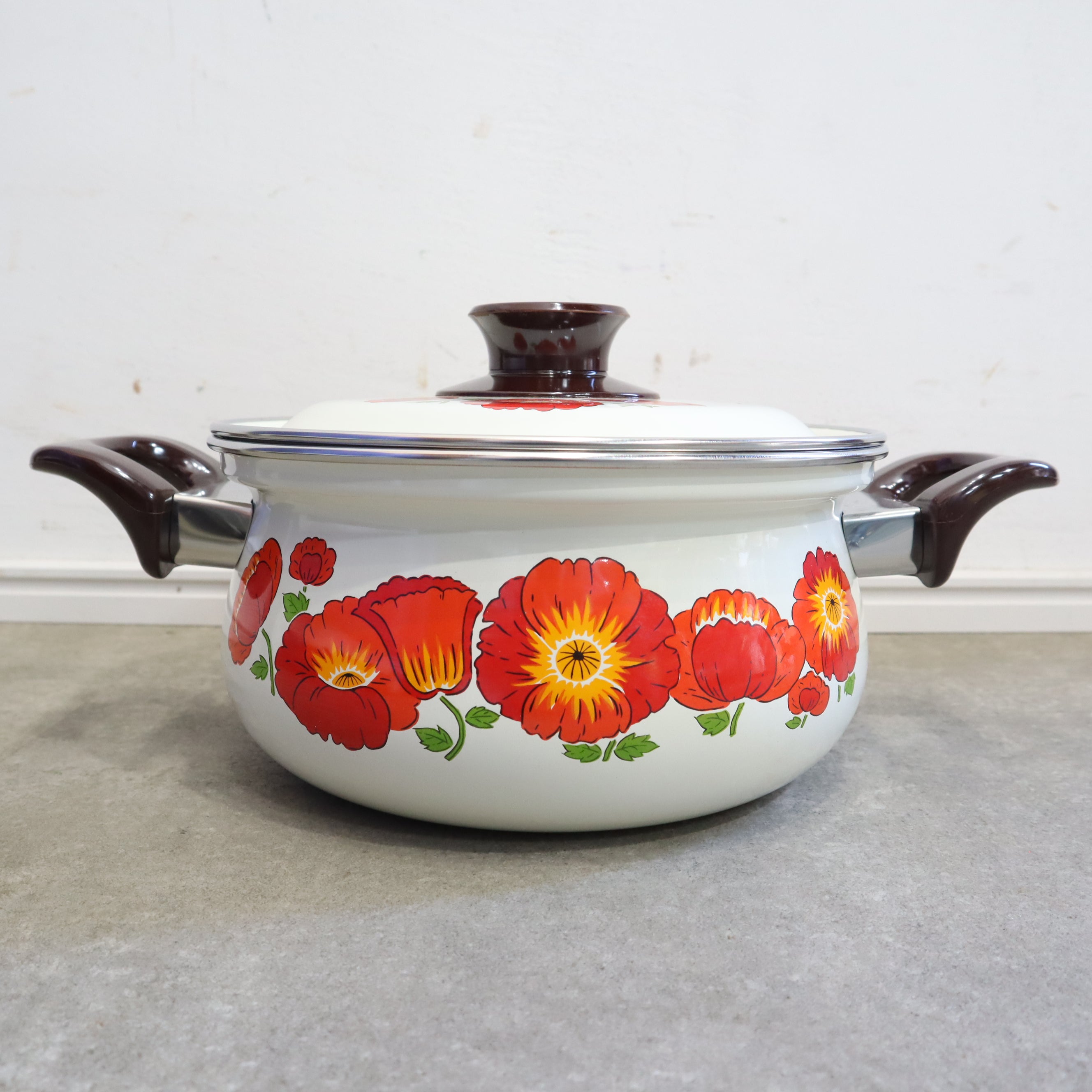 花柄のデザインがレトロなホーロー両手鍋 – バナルオンラインショップ
