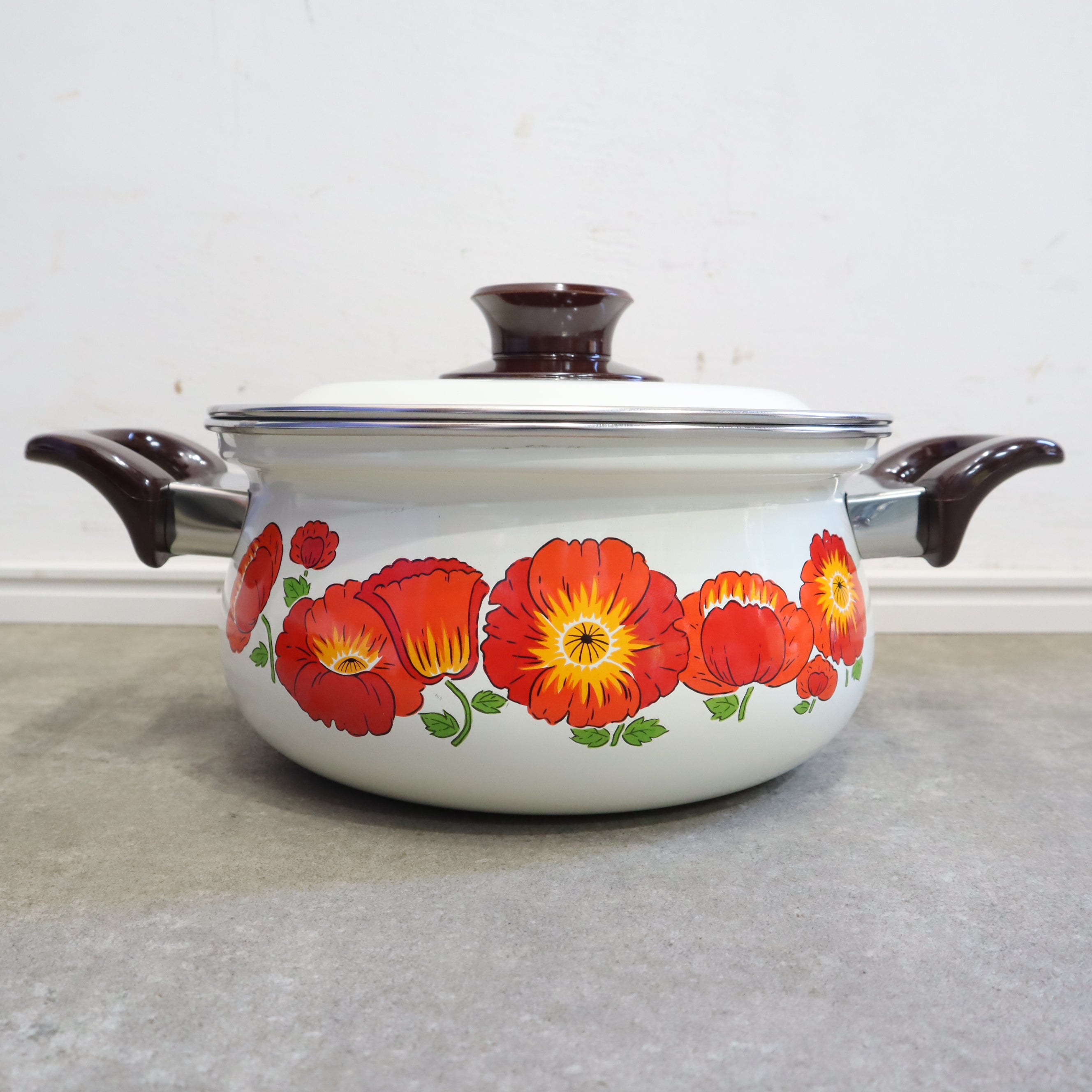 花柄のデザインがレトロなホーロー両手鍋 – バナルオンラインショップ