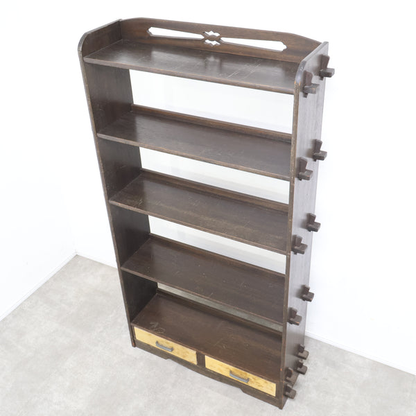 古い木製のくさび式オープンシェルフ・本棚