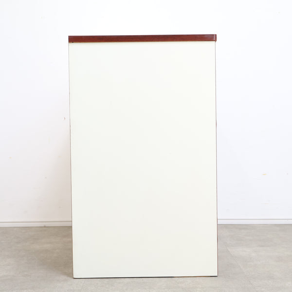 木目調がレトロなチェスト・洋タンス