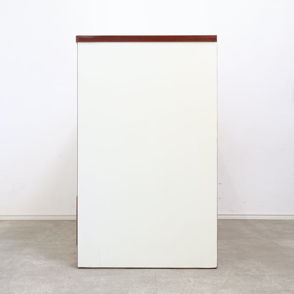 木目調がレトロなチェスト・洋タンス