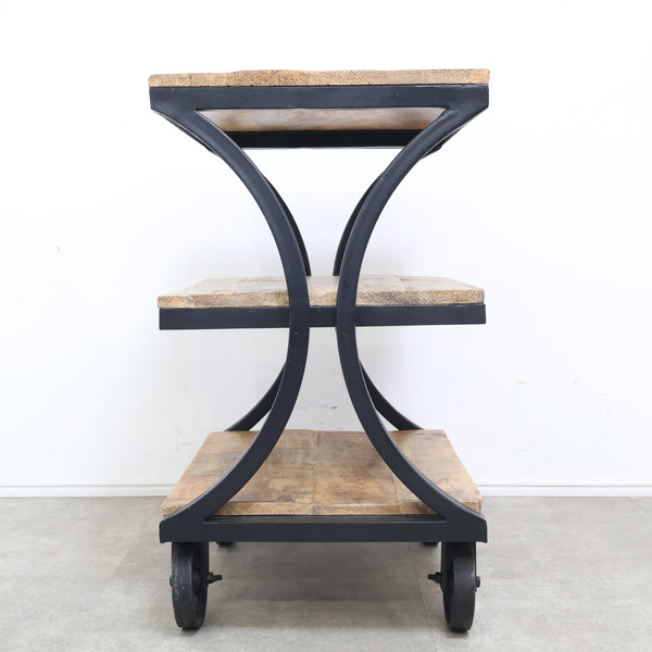 インダストリアルテイストなトローリー・ワゴン