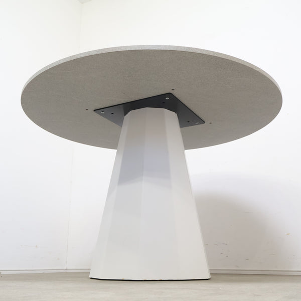 カリガリス コヌビア Dix 円形ダイニングテーブル