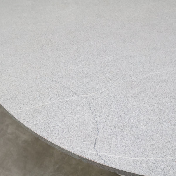 カリガリス コヌビア Dix 円形ダイニングテーブル