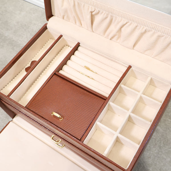 レザー調仕上げのジュエリーボックス