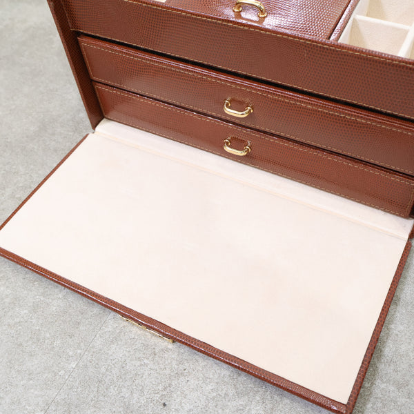 レザー調仕上げのジュエリーボックス