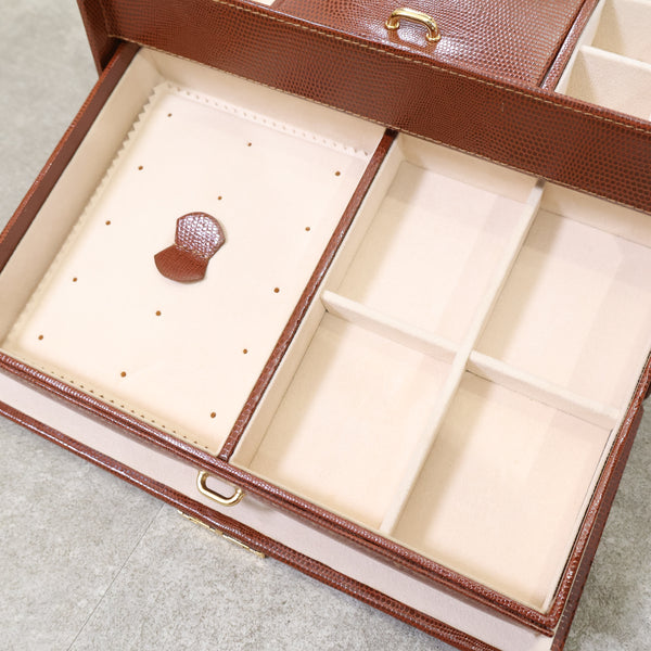 レザー調仕上げのジュエリーボックス