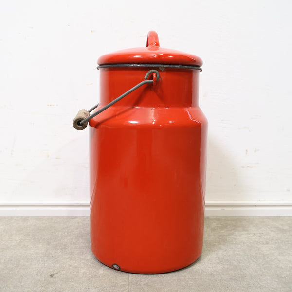 アンティークのホーローミルク缶