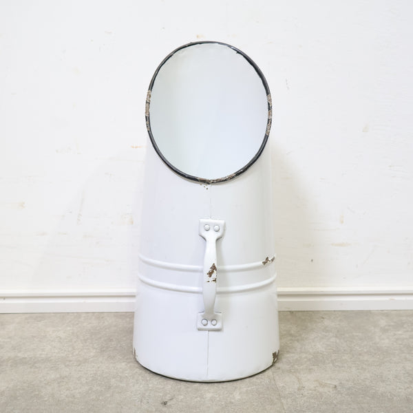 ブリキ製のスロープポット