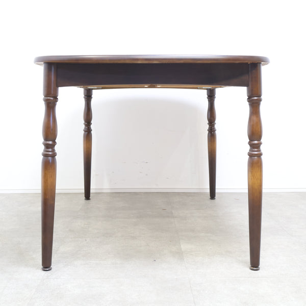 飛騨産業 キツツキマークのダイニングテーブル