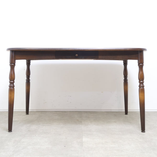 飛騨産業 キツツキマークのダイニングテーブル