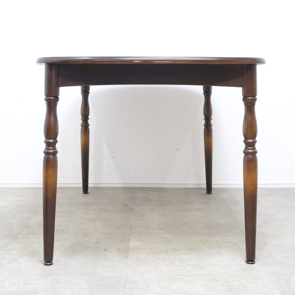 飛騨産業 キツツキマークのダイニングテーブル