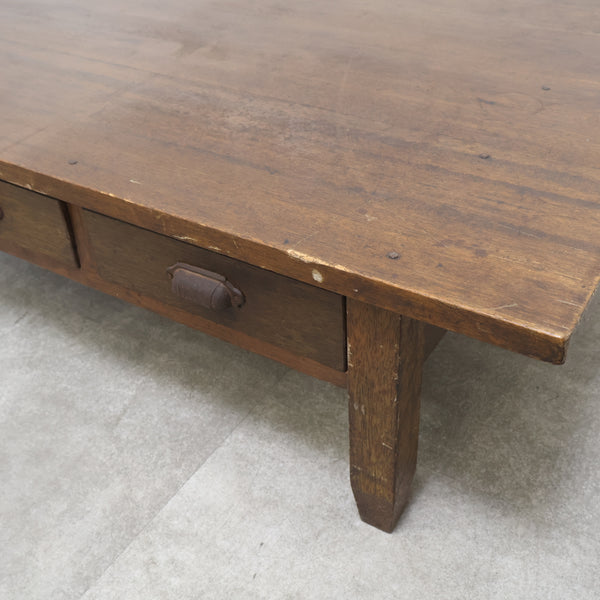 座卓のような両面文机（引出し付き）