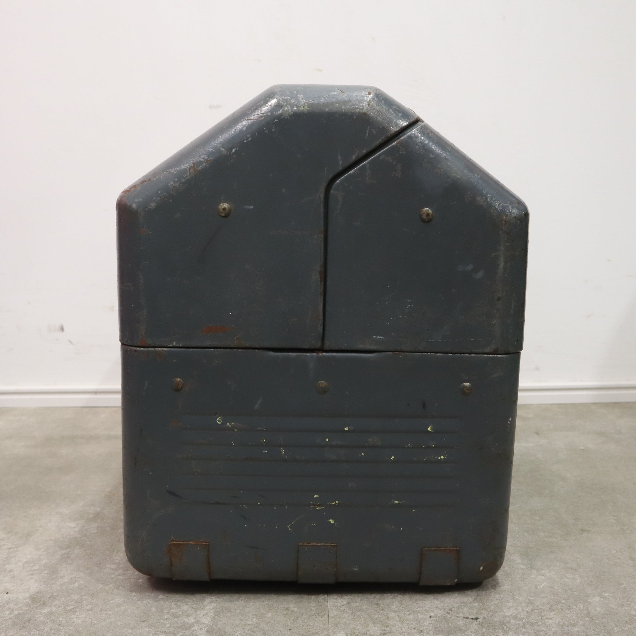 ヴィンテージ スチール製タックルボックス – バナルオンラインショップ