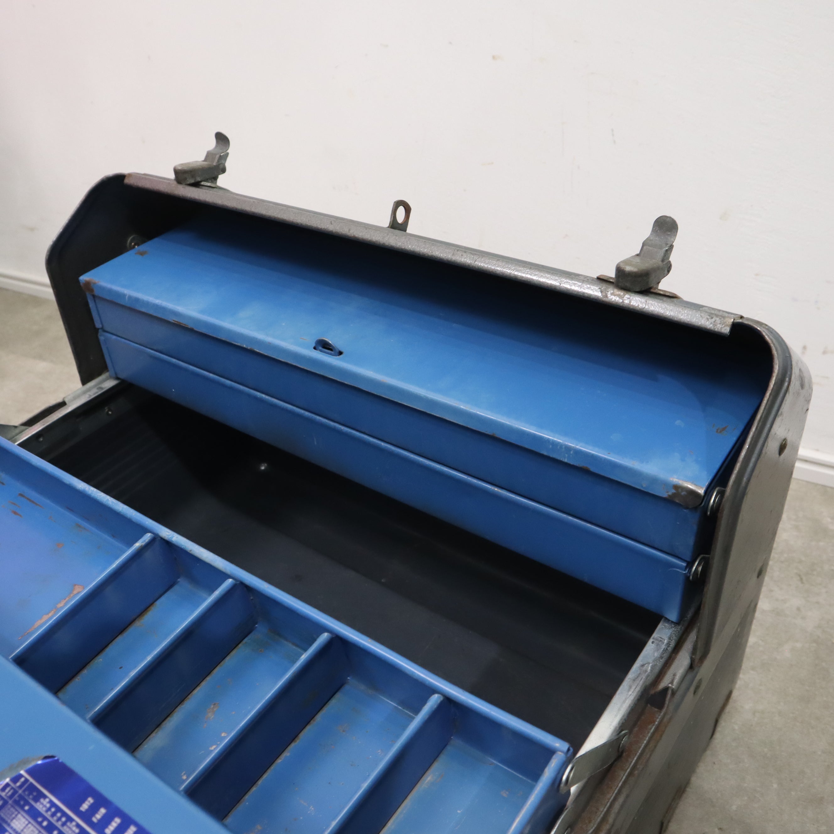 ヴィンテージ スチール製タックルボックス – バナルオンラインショップ ヴィンテージ スチール製タックルボックス – バナルオンラインショップ