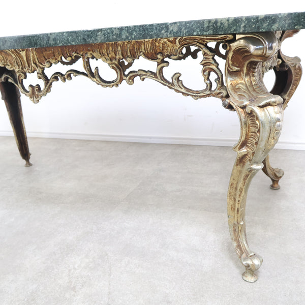 大理石天板のセンターテーブル