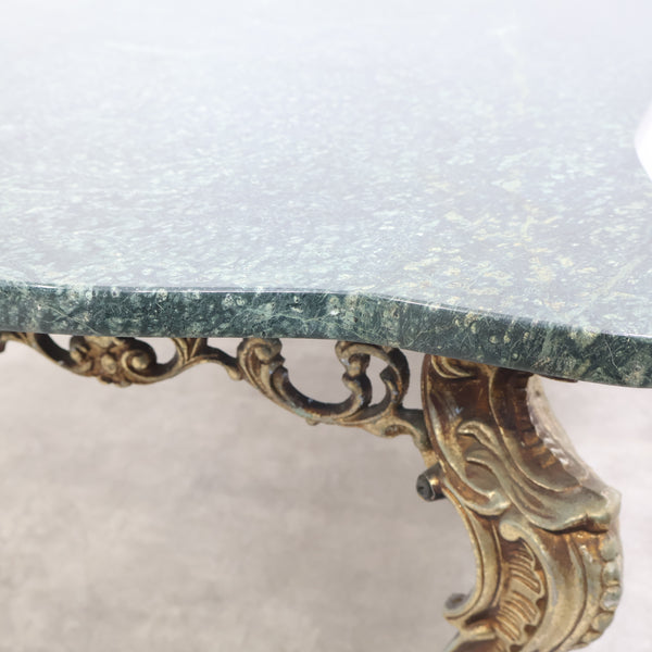 大理石天板のセンターテーブル