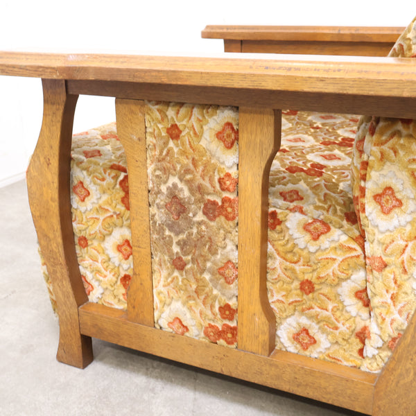 レトロな金華山織の1人掛けソファ No.1