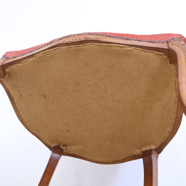 ボタン絞りのアンティーク調チェア No.1