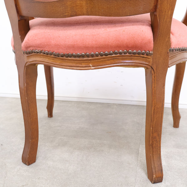 ボタン絞りのアンティーク調チェア No.1