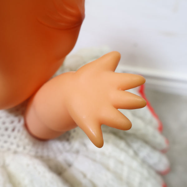 フリフリ衣装のキューピー人形