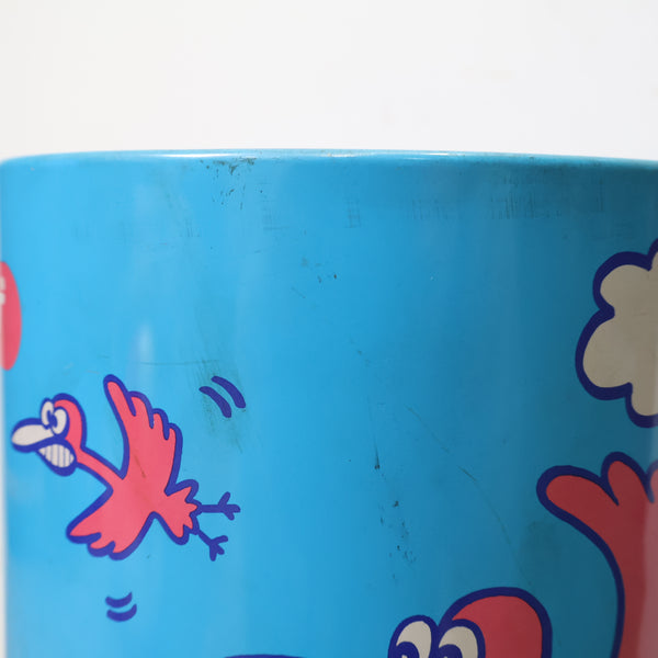 エリマキトカゲのゴミ箱缶