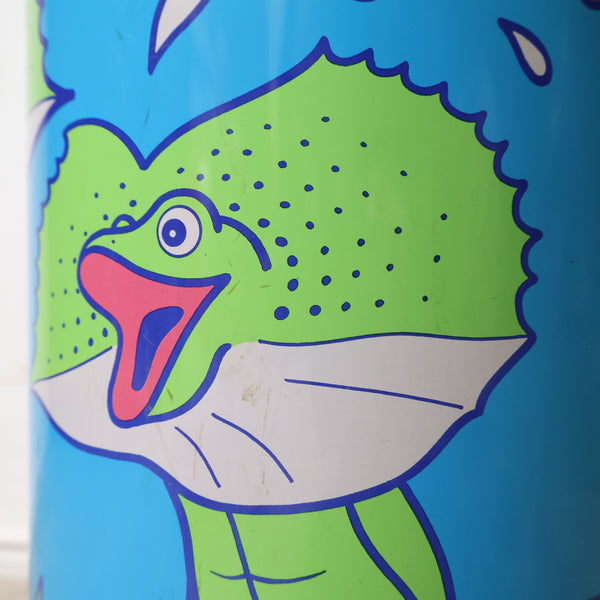 エリマキトカゲのゴミ箱缶