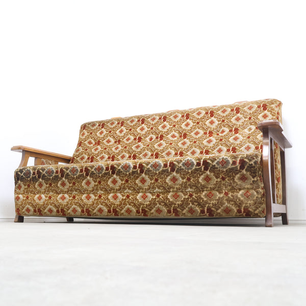 レトロな金華山織の3人掛けソファ