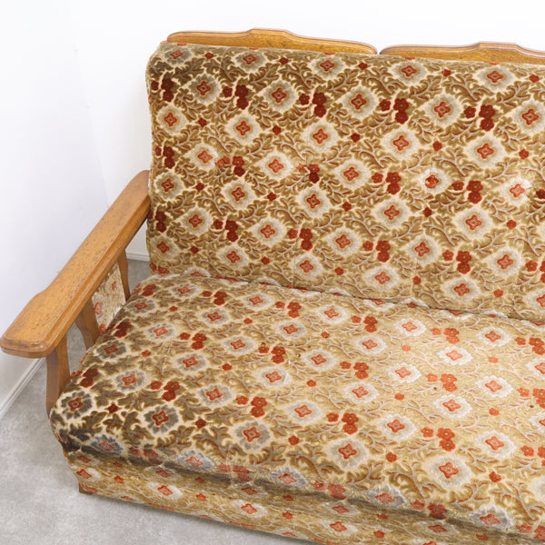 レトロな金華山織の3人掛けソファ