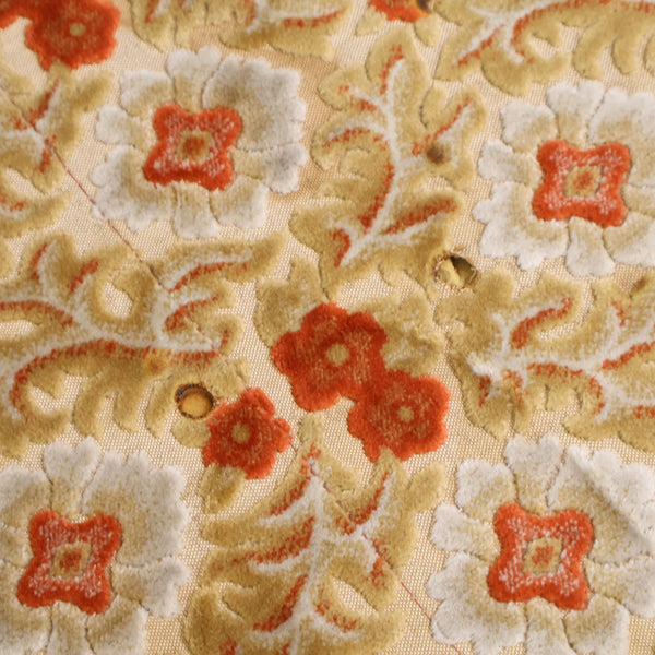 レトロな金華山織の3人掛けソファ