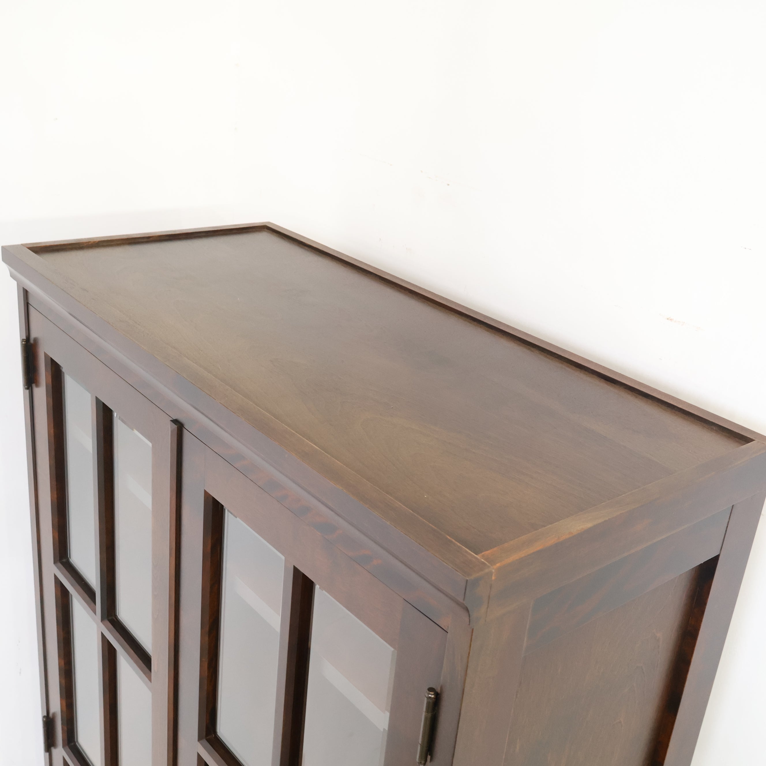 北海道民芸家具のガラスキャビネット – バナルオンラインショップ