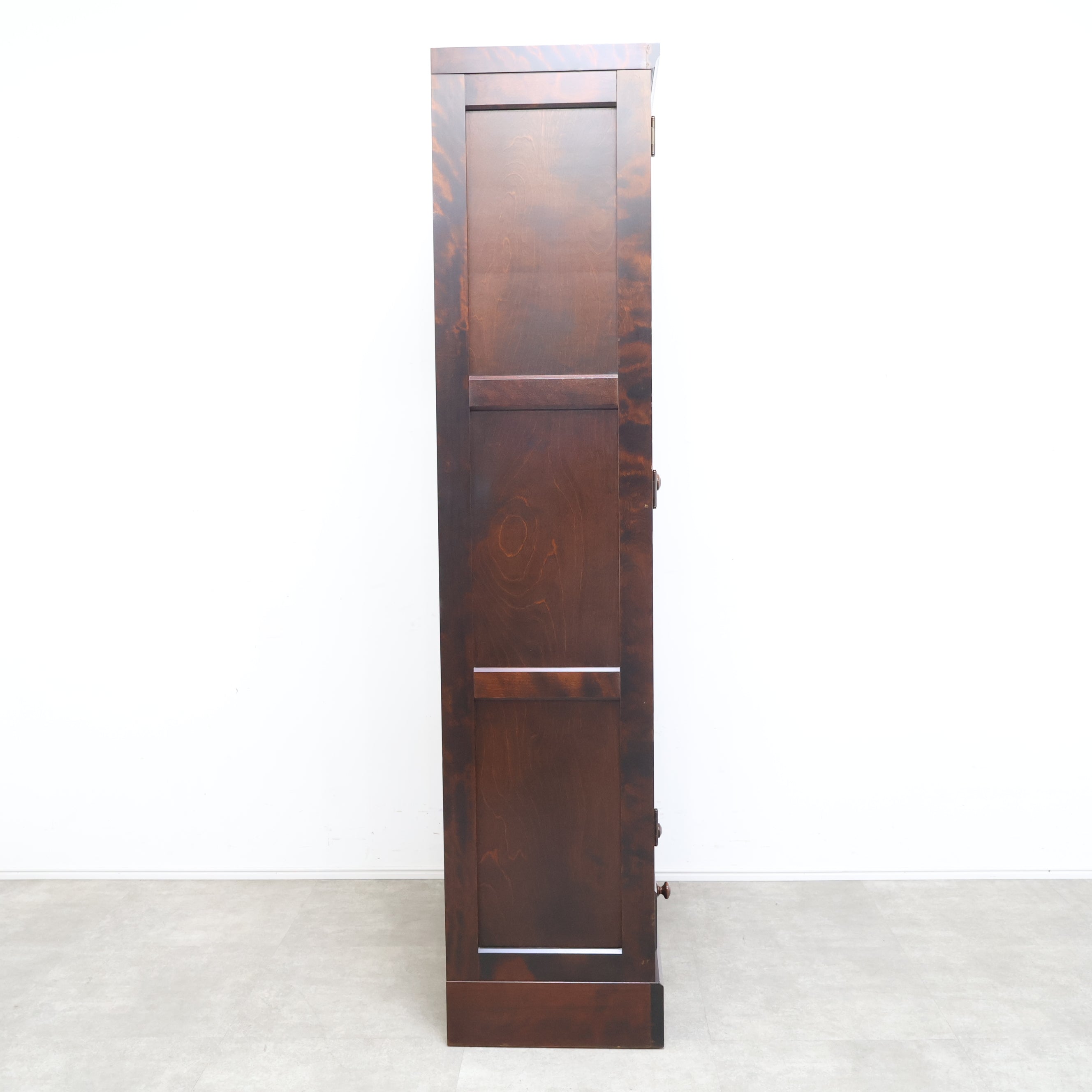 北海道民芸家具のガラスキャビネット – バナルオンラインショップ