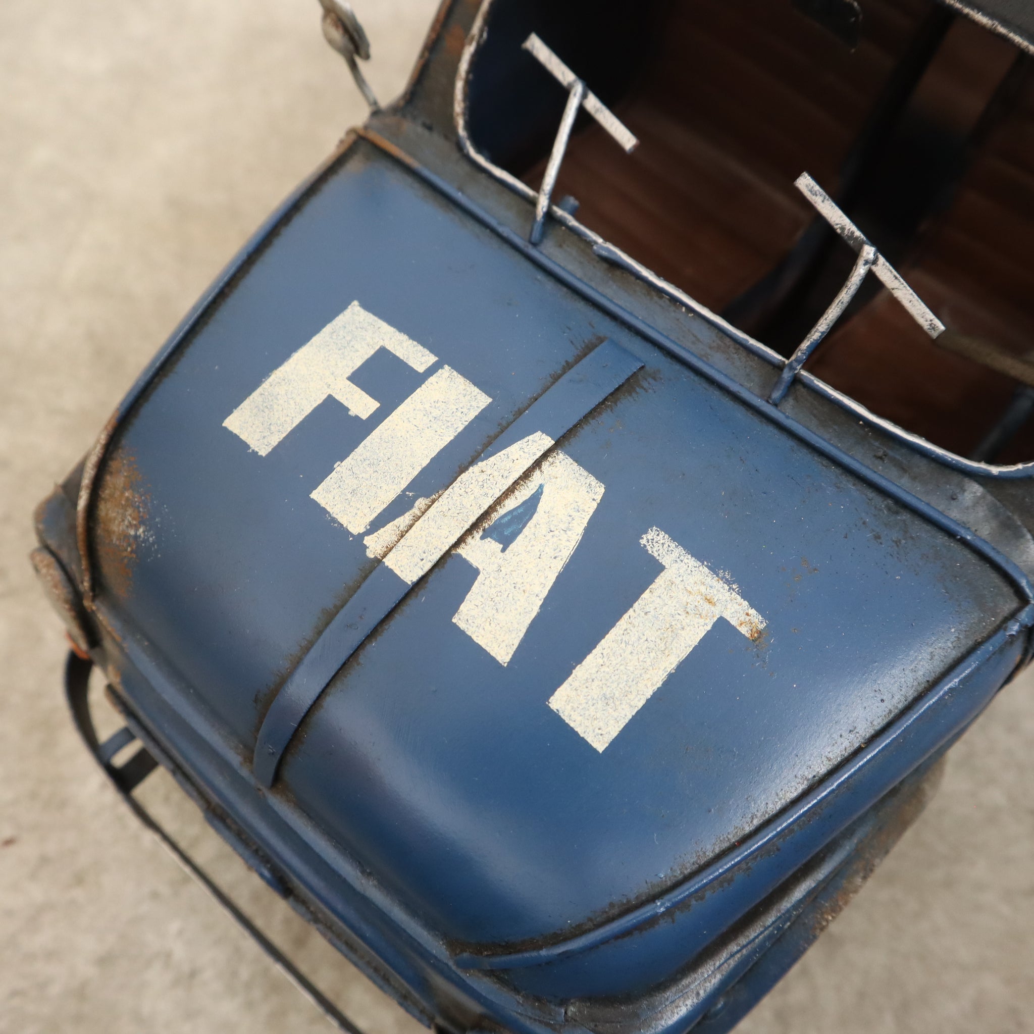 ブリキのクラシックカー（FIAT500） – バナルオンラインショップ