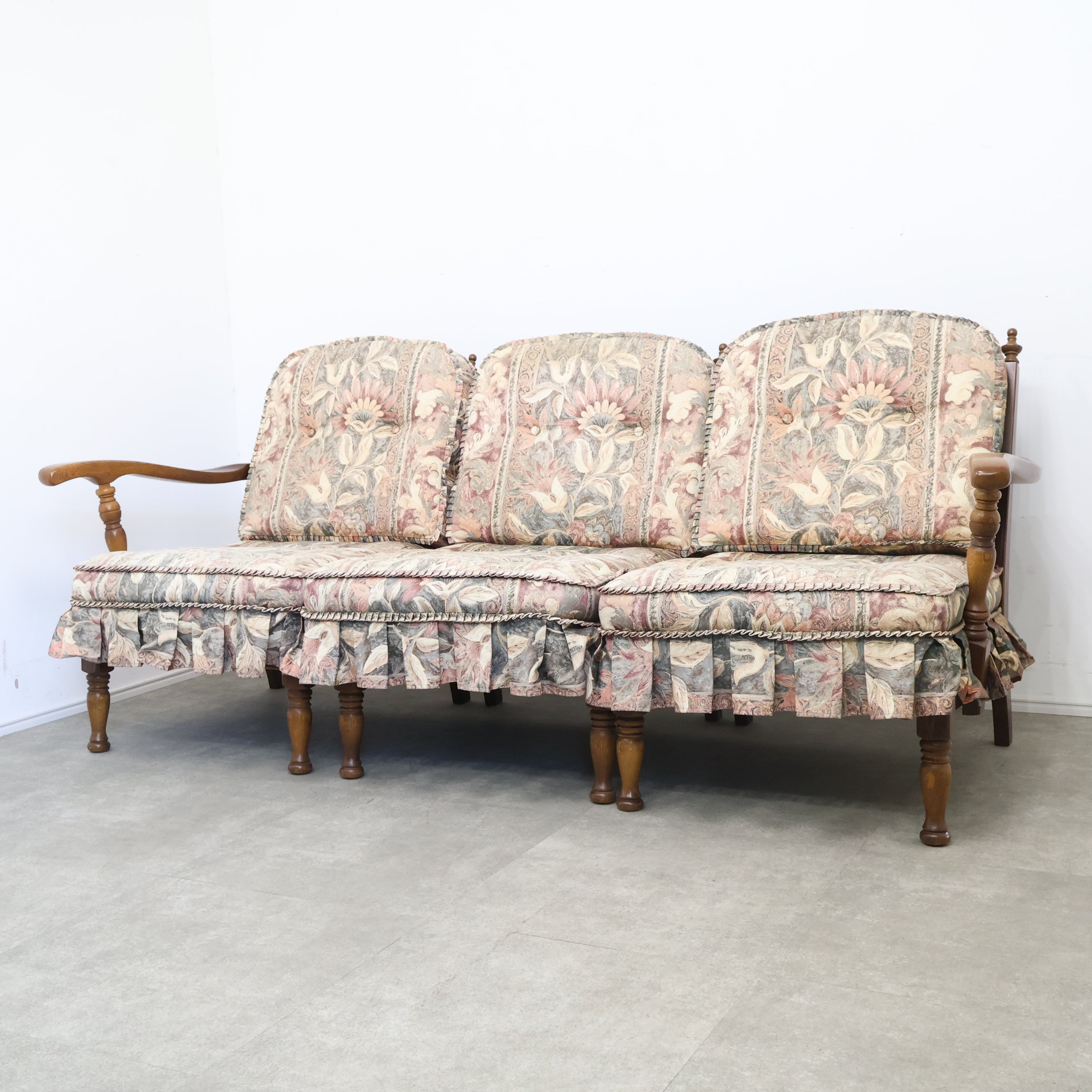 キツツキマークの飛騨産業 穂高 3人掛けソファ – バナルオンライン