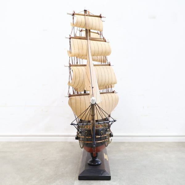 バウンティ号の帆船模型