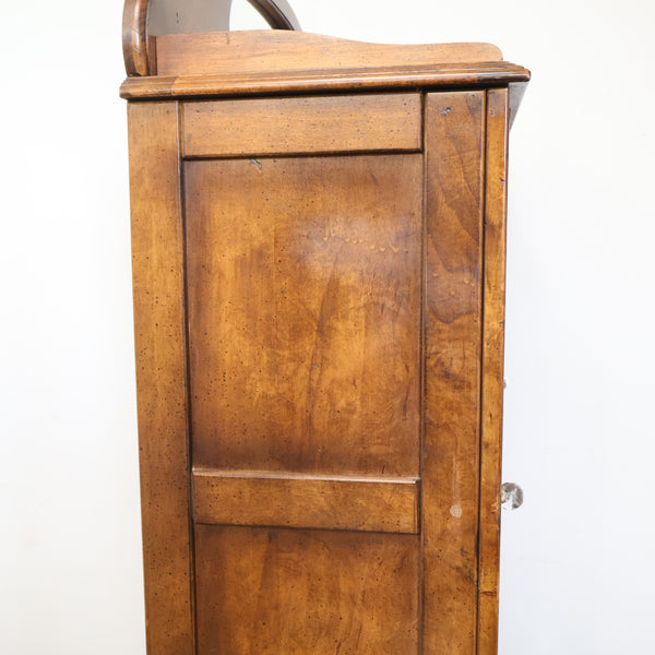 ステンドグラスのブックビューロー