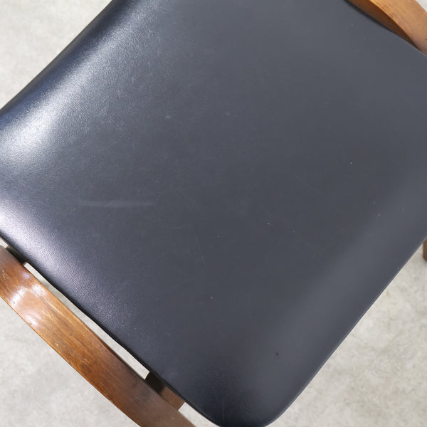 秋田木工「剣持勇」デザインのヴィンテージスツール No.1