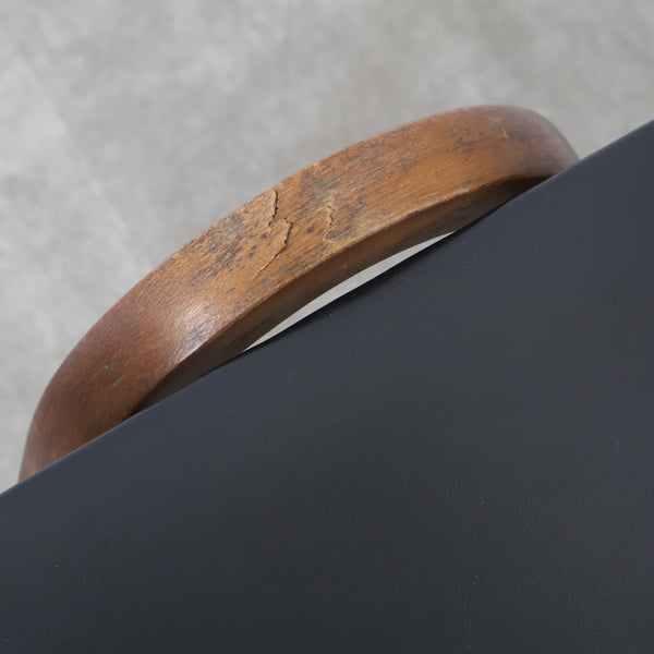 秋田木工「剣持勇」デザインのヴィンテージスツール No.2