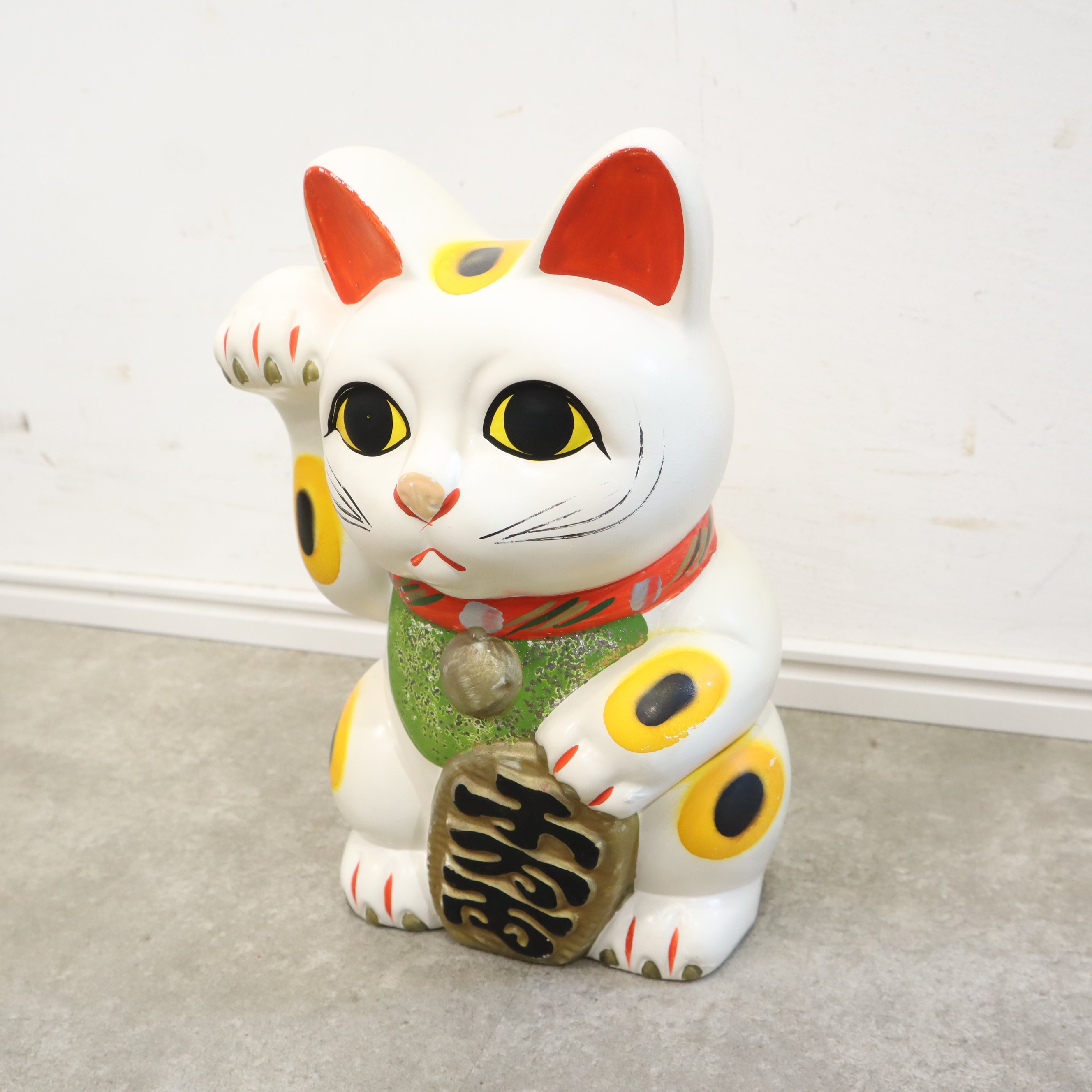 招き猫　貯金箱 Amazon.co.jp: 招き猫 貯金箱 置物 商売繁盛 陶器 金運アップ