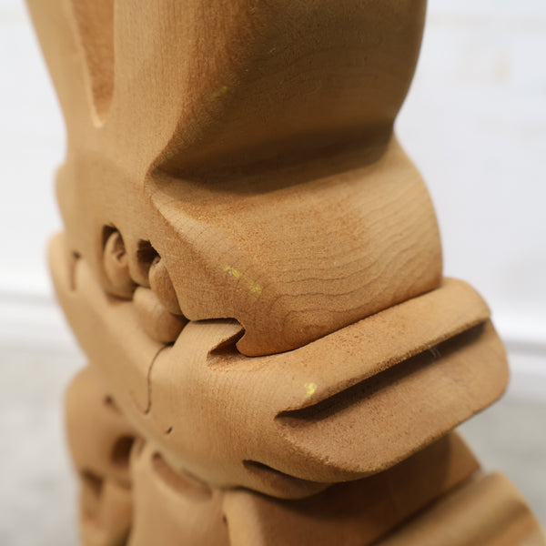 ウサギモチーフの木製パズル