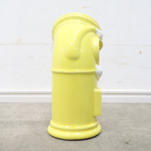 ユニークな郵便ポストの貯金箱