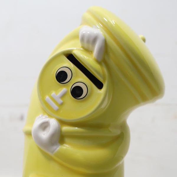 ユニークな郵便ポストの貯金箱