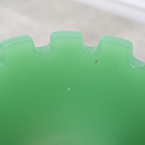 ミルクガラスの灰皿