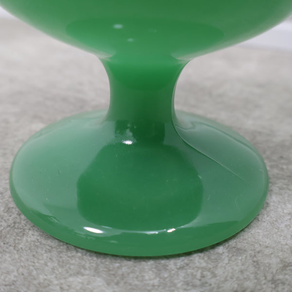 ミルクガラスの灰皿