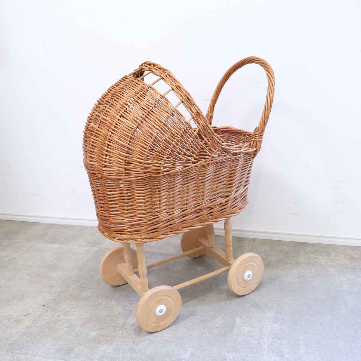 ラタン編みのミニ乳母車 – バナルオンラインショップ（BANUL）の