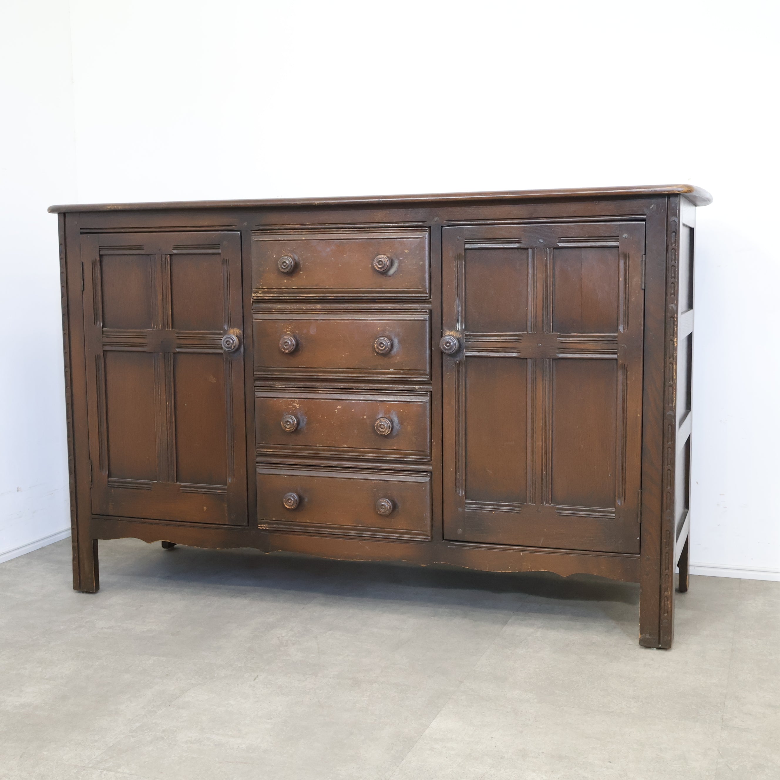 ERCOL（アーコール）のヴィンテージサイドボード No.282 – バナル