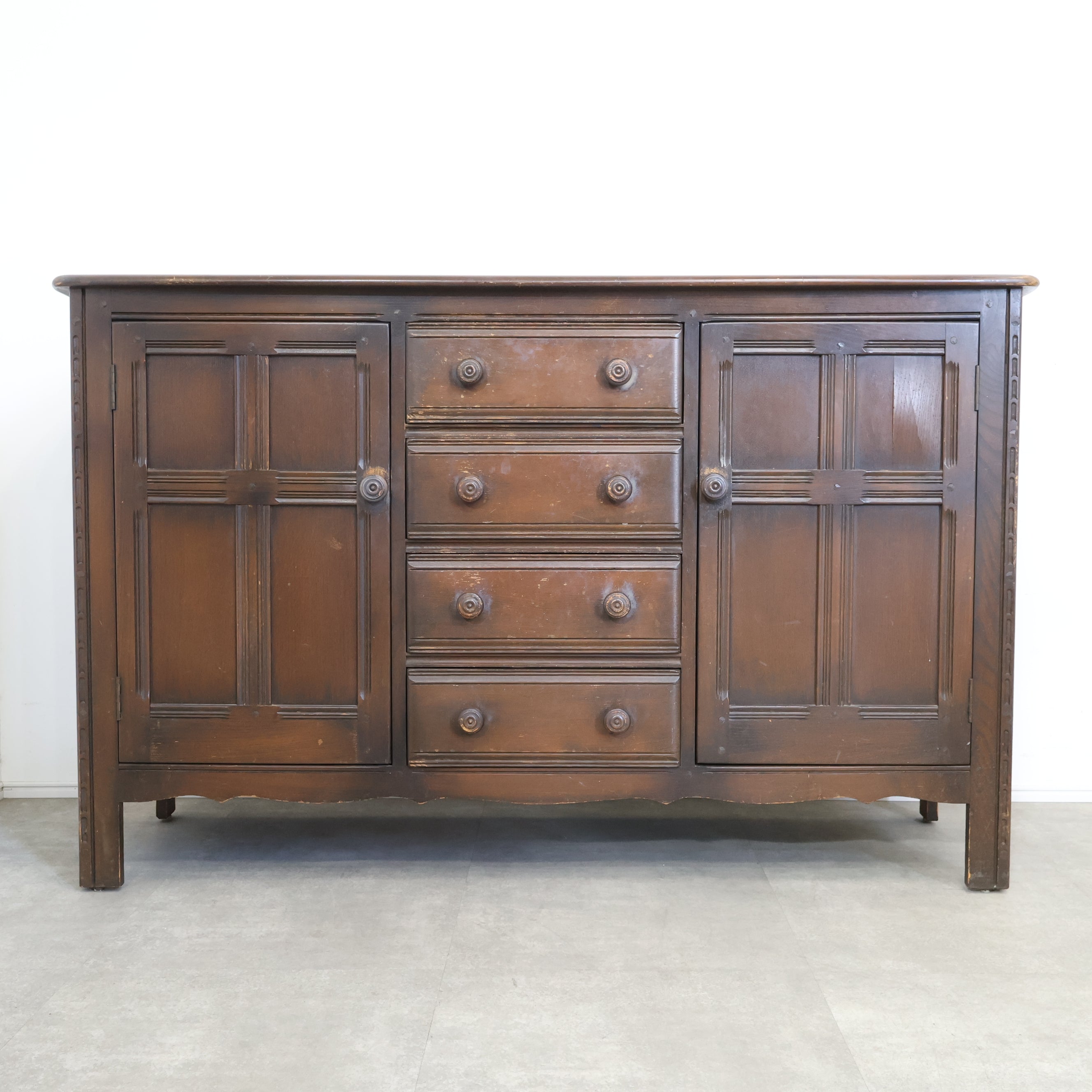 ERCOL（アーコール）のヴィンテージサイドボード No.282 – バナル